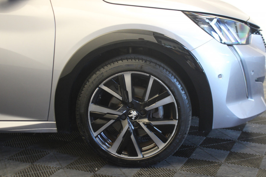 Peugeot 208 1.2 PureTech GT |Pano|Camera|Navi|