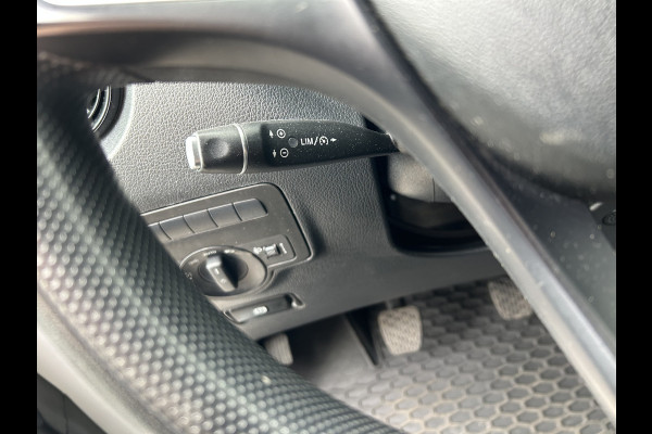Mercedes-Benz Vito 116 CDI Lang / Trekhaak / Airco / Parkeersensoren / Cruise control / 3 Zits / Achterdeuren