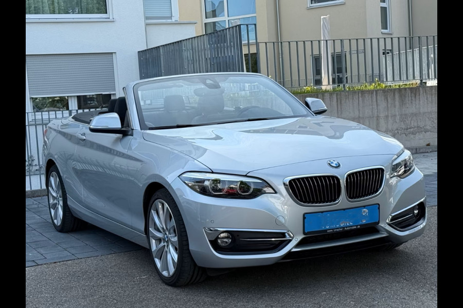 BMW 2 Serie Cabrio 220iA LUXURY ** ADAPT. LED, LEDER, NAVI, VERW. STUUR CAMERA, 18-inch LMV ** UNFALLFREI - Slechts 36.000km. ** ** INFORMEER OOK NAAR ONZE AANTREKKELIJKE FINANCIAL-LEASE TARIEVEN **