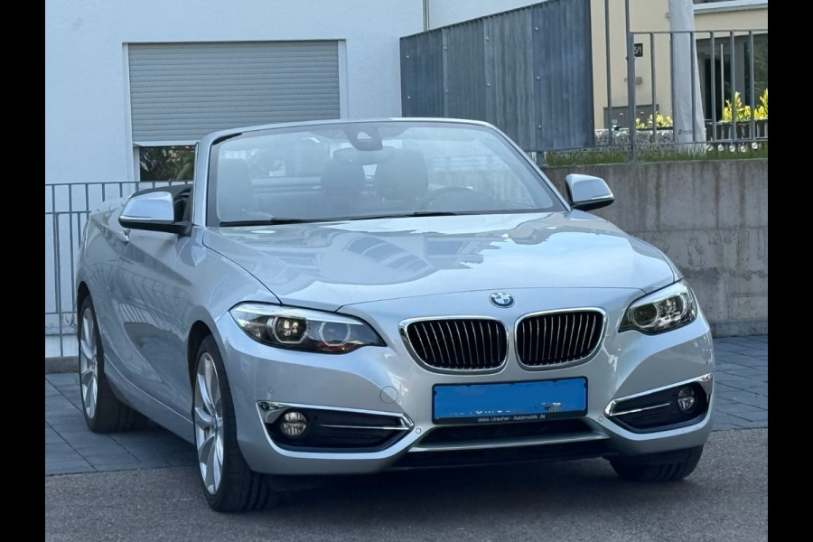 BMW 2 Serie Cabrio 220iA LUXURY ** ADAPT. LED, LEDER, NAVI, VERW. STUUR CAMERA, 18-inch LMV ** UNFALLFREI - Slechts 36.000km. ** ** INFORMEER OOK NAAR ONZE AANTREKKELIJKE FINANCIAL-LEASE TARIEVEN **