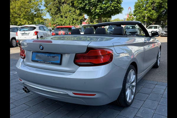 BMW 2 Serie Cabrio 220iA LUXURY ** ADAPT. LED, LEDER, NAVI, VERW. STUUR CAMERA, 18-inch LMV ** UNFALLFREI - Slechts 36.000km. ** ** INFORMEER OOK NAAR ONZE AANTREKKELIJKE FINANCIAL-LEASE TARIEVEN **