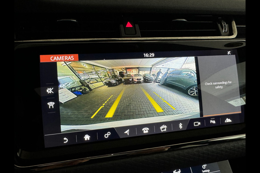 Land Rover Range Rover Evoque 2.0 P200 AWD R-Dynamic Pano