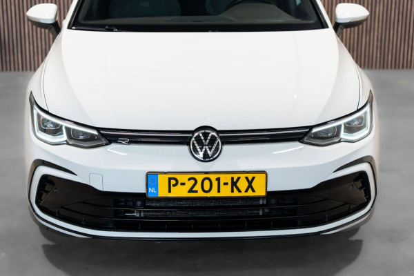 Volkswagen Golf 1.5 eTSI DSG R-Line Pano IQ Camera