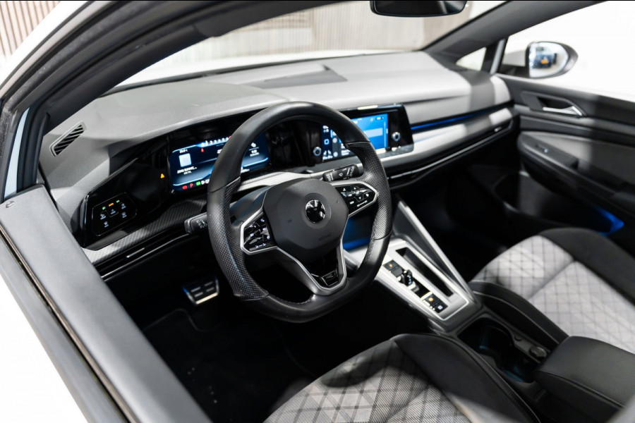 Volkswagen Golf 1.5 eTSI DSG R-Line Pano IQ Camera