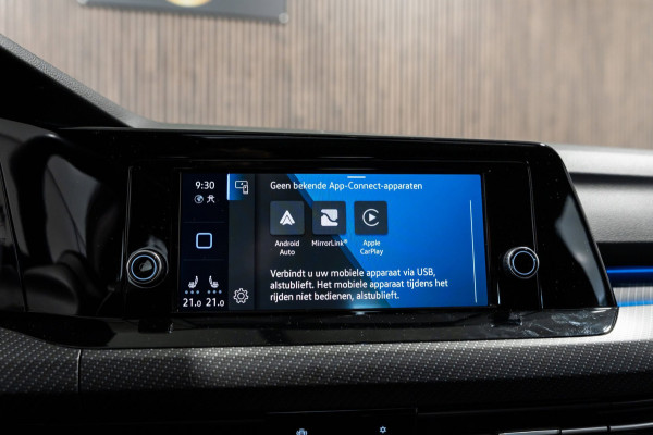 Volkswagen Golf 1.5 eTSI DSG R-Line Pano IQ Camera