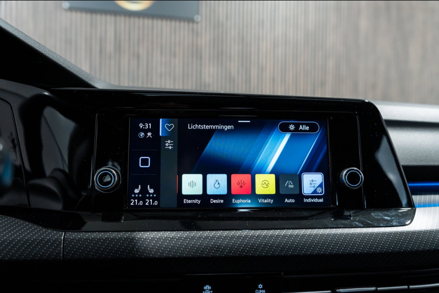 Volkswagen Golf 1.5 eTSI DSG R-Line Pano IQ Camera
