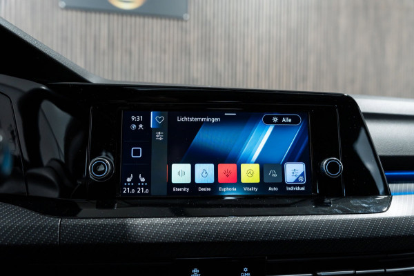 Volkswagen Golf 1.5 eTSI DSG R-Line Pano IQ Camera