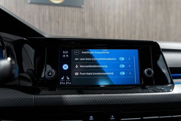 Volkswagen Golf 1.5 eTSI DSG R-Line Pano IQ Camera