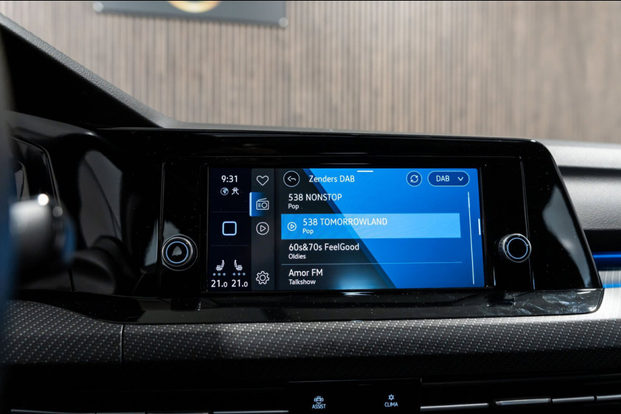 Volkswagen Golf 1.5 eTSI DSG R-Line Pano IQ Camera