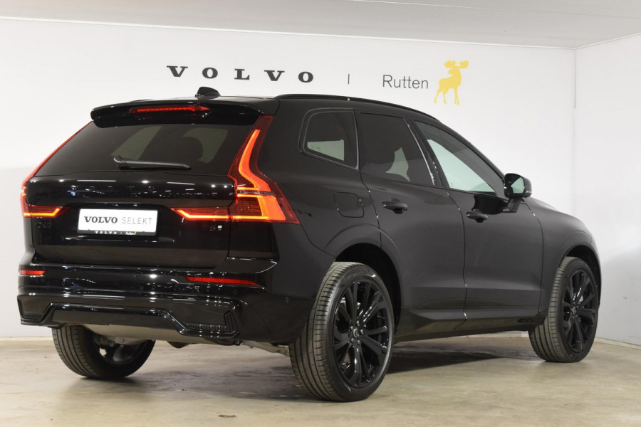 Volvo XC60 T6 350PK Plug-in hybrid AWD Plus Black Edition / Adaptive Cruise control / Elektrische stoelen met geheugen / Stuurverwarming / Stoelverwarming v+a / 360 Camera / Harman Kardon / Semi-elektrisch inklapbare trekhaak