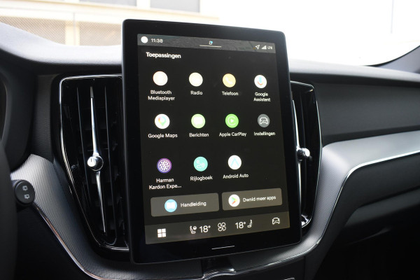 Volvo XC60 T6 350PK Plug-in hybrid AWD Plus Black Edition / Adaptive Cruise control / Elektrische stoelen met geheugen / Stuurverwarming / Stoelverwarming v+a / 360 Camera / Harman Kardon / Semi-elektrisch inklapbare trekhaak