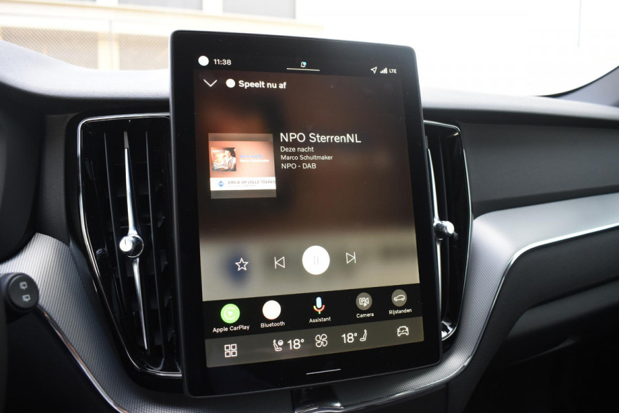 Volvo XC60 T6 350PK Plug-in hybrid AWD Plus Black Edition / Adaptive Cruise control / Elektrische stoelen met geheugen / Stuurverwarming / Stoelverwarming v+a / 360 Camera / Harman Kardon / Semi-elektrisch inklapbare trekhaak