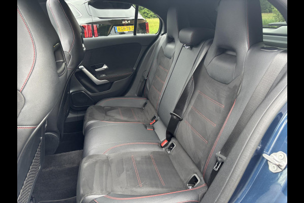Mercedes-Benz A-Klasse 250 e AMG Line 217 PK | Panoramadak | Stoelverwarming | Sportstoelen | Groot Scherm | Camera | 18 Inch
