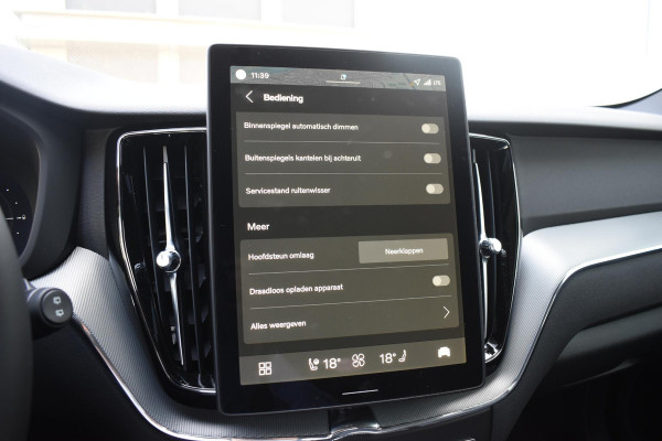 Volvo XC60 T6 350PK Plug-in hybrid AWD Plus Black Edition / Adaptive Cruise control / Elektrische stoelen met geheugen / Stuurverwarming / Stoelverwarming v+a / 360 Camera / Harman Kardon / Semi-elektrisch inklapbare trekhaak