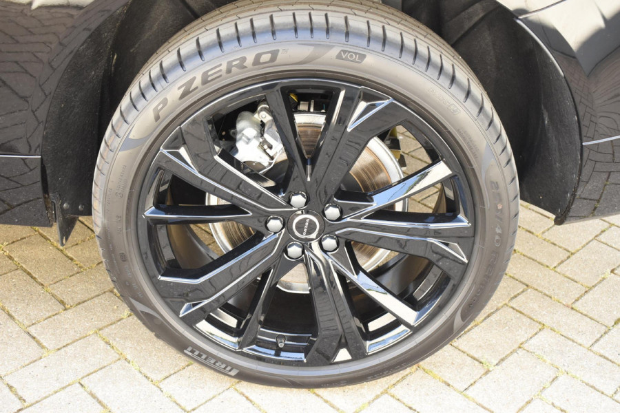 Volvo XC60 T6 350PK Plug-in hybrid AWD Plus Black Edition / Adaptive Cruise control / Elektrische stoelen met geheugen / Stuurverwarming / Stoelverwarming v+a / 360 Camera / Harman Kardon / Semi-elektrisch inklapbare trekhaak