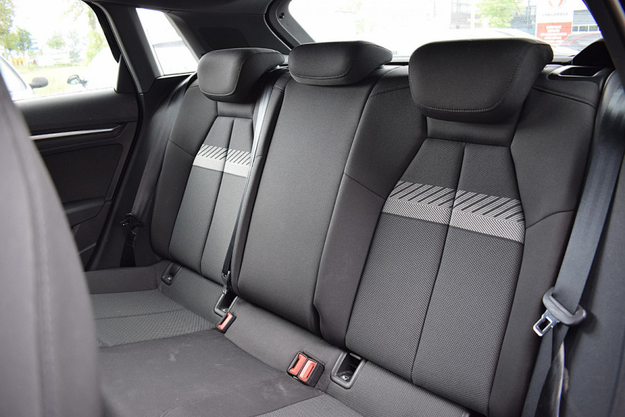 Audi A3 Sportback 30 TFSI Business edition | Full Map NAV | Cruise | Carplay | Climate | 17" LM Velg