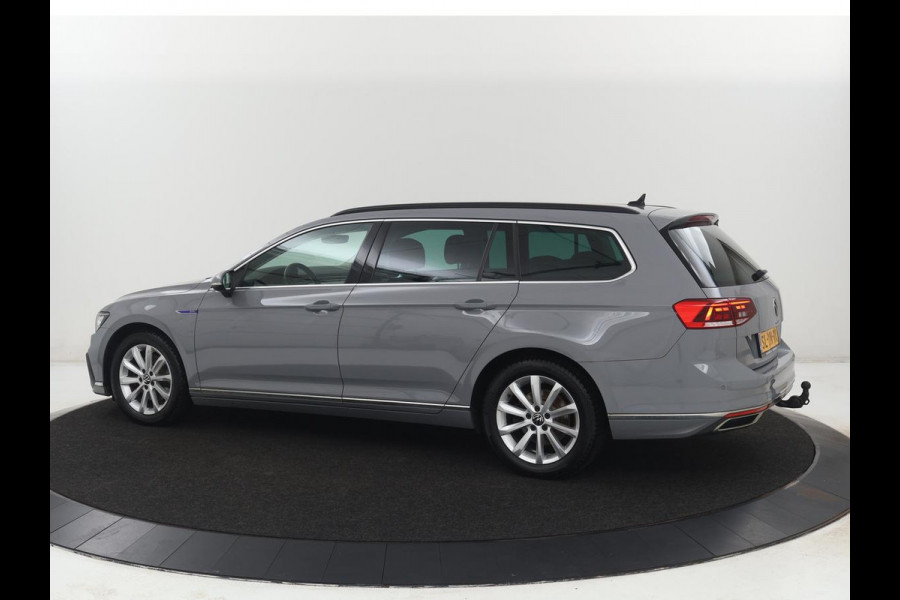 Volkswagen Passat 1.4 TSI PHEV GTE | SOH 91,6% | Stoelverwarming | Trekhaak | Adaptive cruise | Camera | Carplay | Matrix LED | Navigatie | Massage | Parkeerhulp | Climate control | Getint glas | Plug In