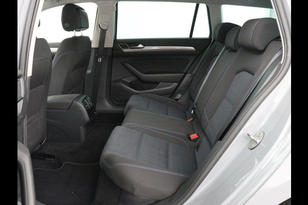 Volkswagen Passat 1.4 TSI PHEV GTE | SOH 91,6% | Stoelverwarming | Trekhaak | Adaptive cruise | Camera | Carplay | Matrix LED | Navigatie | Massage | Parkeerhulp | Climate control | Getint glas | Plug In