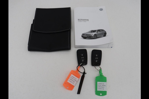 Volkswagen Passat 1.4 TSI PHEV GTE | SOH 91,6% | Stoelverwarming | Trekhaak | Adaptive cruise | Camera | Carplay | Matrix LED | Navigatie | Massage | Parkeerhulp | Climate control | Getint glas | Plug In