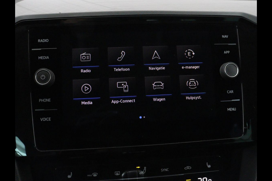 Volkswagen Passat 1.4 TSI PHEV GTE | SOH 91,6% | Stoelverwarming | Trekhaak | Adaptive cruise | Camera | Carplay | Matrix LED | Navigatie | Massage | Parkeerhulp | Climate control | Getint glas | Plug In