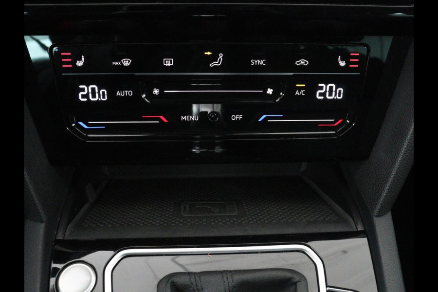 Volkswagen Passat 1.4 TSI PHEV GTE | SOH 91,6% | Stoelverwarming | Trekhaak | Adaptive cruise | Camera | Carplay | Matrix LED | Navigatie | Massage | Parkeerhulp | Climate control | Getint glas | Plug In