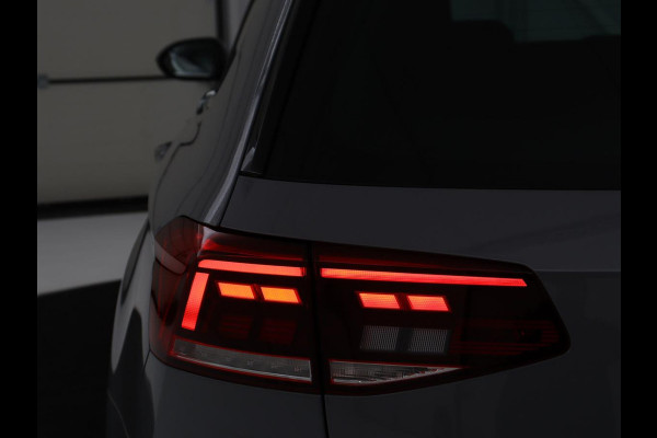 Volkswagen Passat 1.4 TSI PHEV GTE | SOH 91,6% | Stoelverwarming | Trekhaak | Adaptive cruise | Camera | Carplay | Matrix LED | Navigatie | Massage | Parkeerhulp | Climate control | Getint glas | Plug In