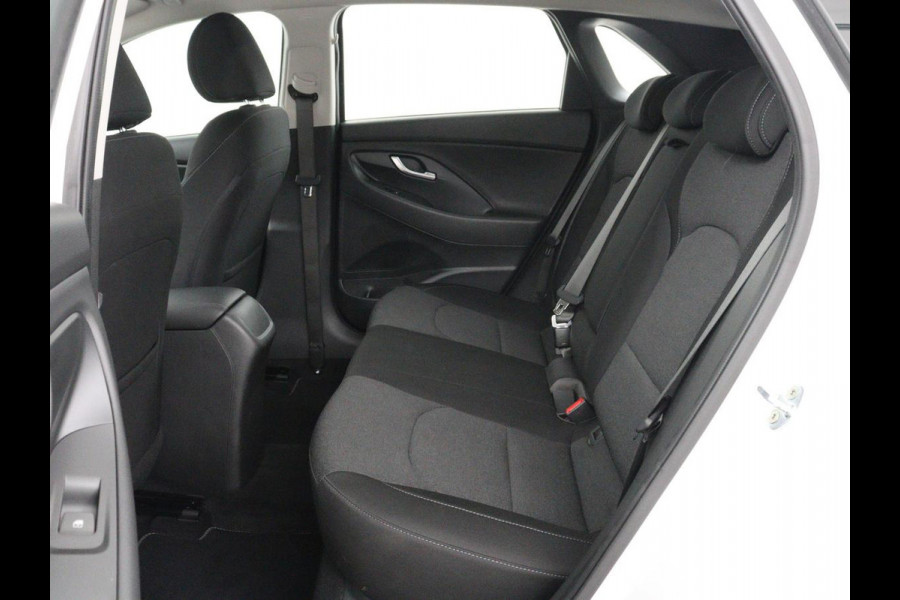 Hyundai i30 1.0 T-GDi MHEV Comfort Smart | Carplay | Full LED | Keyless | Camera | Navigatie | DAB | Parkeerhulp | Climate control | Bluetooth | Cruise control