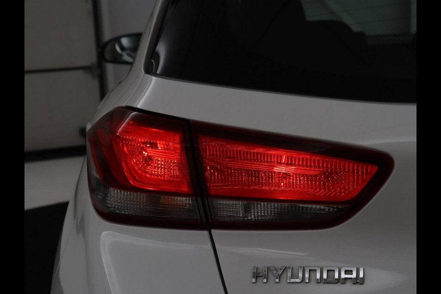Hyundai i30 1.0 T-GDi MHEV Comfort Smart | Carplay | Full LED | Keyless | Camera | Navigatie | DAB | Parkeerhulp | Climate control | Bluetooth | Cruise control