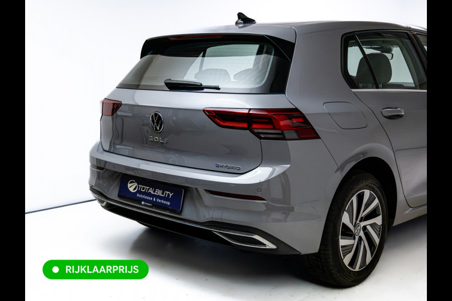 Volkswagen Golf 1.4 eHybrid Style | Standkachel | Stuur-, Stoel- & Achterbankverw. | Adap. Cruise | Travel assist | Camera, Ergo Active stoel met massage, IQ Led