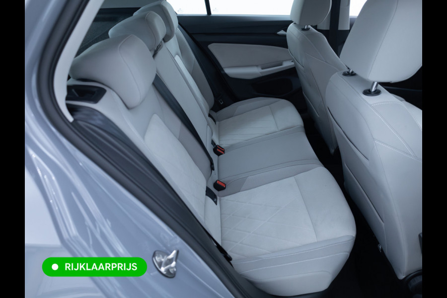 Volkswagen Golf 1.4 eHybrid Style | Standkachel | Stuur-, Stoel- & Achterbankverw. | Adap. Cruise | Travel assist | Camera, Ergo Active stoel met massage, IQ Led