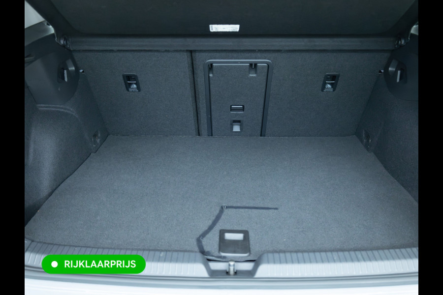 Volkswagen Golf 1.4 eHybrid Style | Standkachel | Stuur-, Stoel- & Achterbankverw. | Adap. Cruise | Travel assist | Camera, Ergo Active stoel met massage, IQ Led
