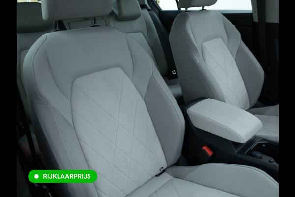 Volkswagen Golf 1.4 eHybrid Style | Standkachel | Stuur-, Stoel- & Achterbankverw. | Adap. Cruise | Travel assist | Camera, Ergo Active stoel met massage, IQ Led