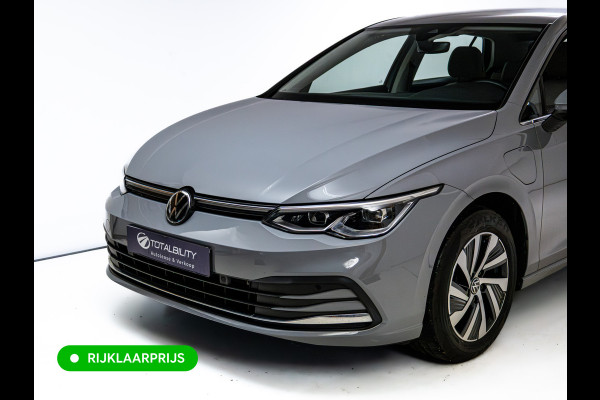 Volkswagen Golf 1.4 eHybrid Style | Standkachel | Stuur-, Stoel- & Achterbankverw. | Adap. Cruise | Travel assist | Camera, Ergo Active stoel met massage, IQ Led