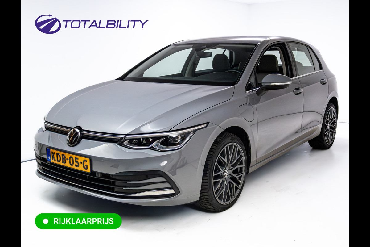 Volkswagen Golf 1.4 eHybrid Style | Standkachel | Stuur-, Stoel- & Achterbankverw. | Adap. Cruise | Travel assist | Camera, Ergo Active stoel met massage, IQ Led