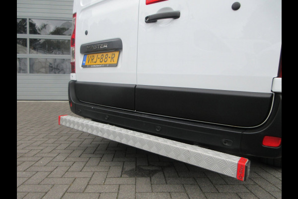 Renault Master T35 2.3 dCi, 150pk, L2H2, Airco, Navigatie, Camera, PDC.