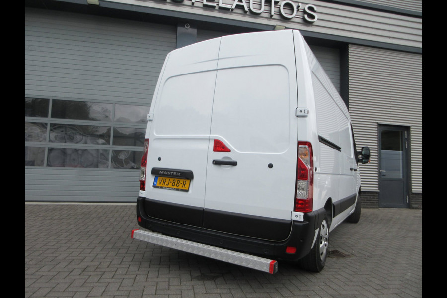 Renault Master T35 2.3 dCi, 150pk, L2H2, Airco, Navigatie, Camera, PDC.