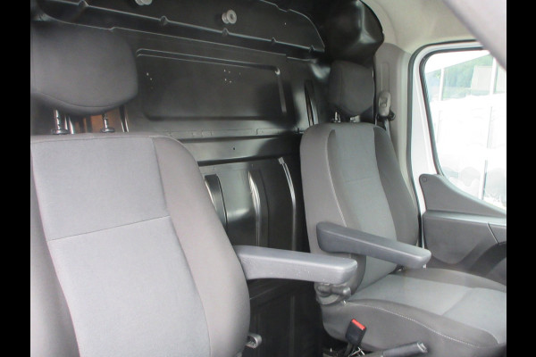 Renault Master T35 2.3 dCi, 150pk, L2H2, Airco, Navigatie, Camera, PDC.