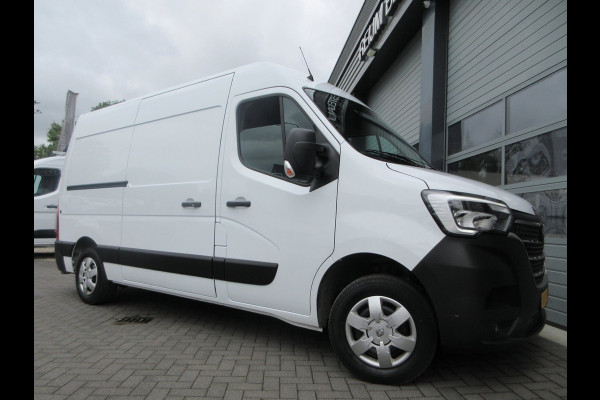 Renault Master T35 2.3 dCi, 150pk, L2H2, Airco, Navigatie, Camera, PDC.
