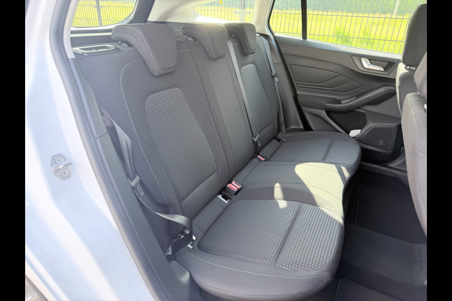 Ford FOCUS Wagon 1.0 EcoBoost Hybrid Trend Edition Business | Trekhaak | camera | PDC | Carplay |