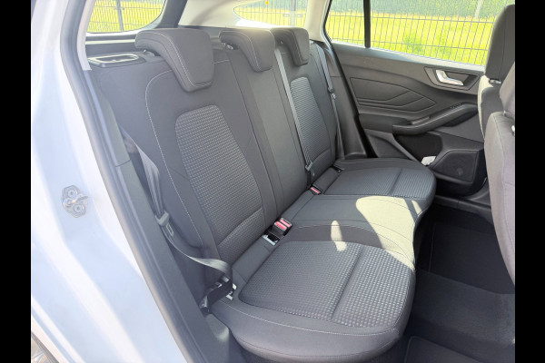Ford FOCUS Wagon 1.0 EcoBoost Hybrid Trend Edition Business | Trekhaak | camera | PDC | Carplay |