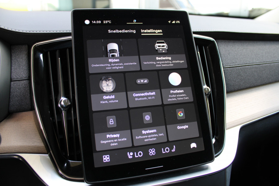 Volvo XC90 2.0 T8 Plug-in hybrid AWD Plus Bright | Luchtvering | Ventilatie | Trekhaak | 360 Camera