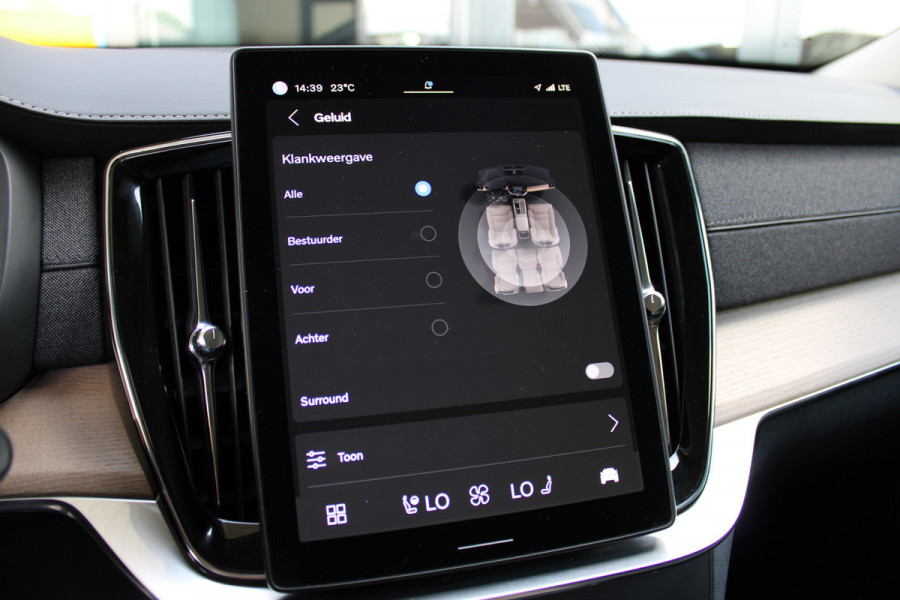 Volvo XC90 2.0 T8 Plug-in hybrid AWD Plus Bright | Luchtvering | Ventilatie | Trekhaak | 360 Camera
