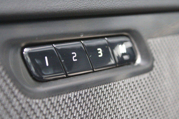 Volvo XC90 2.0 T8 Plug-in hybrid AWD Plus Bright | Luchtvering | Ventilatie | Trekhaak | 360 Camera