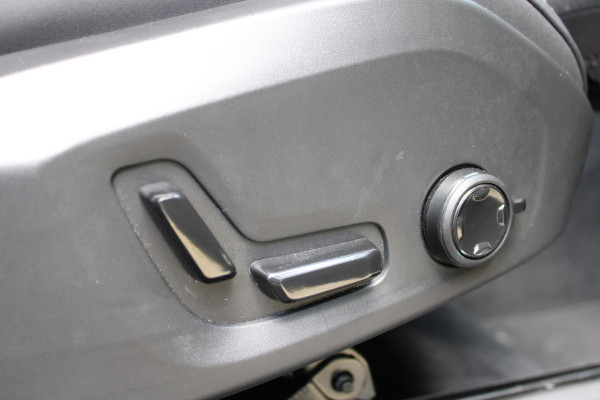 Volvo XC90 2.0 T8 Plug-in hybrid AWD Plus Bright | Luchtvering | Ventilatie | Trekhaak | 360 Camera