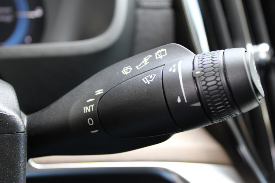 Volvo XC90 2.0 T8 Plug-in hybrid AWD Plus Bright | Luchtvering | Ventilatie | Trekhaak | 360 Camera