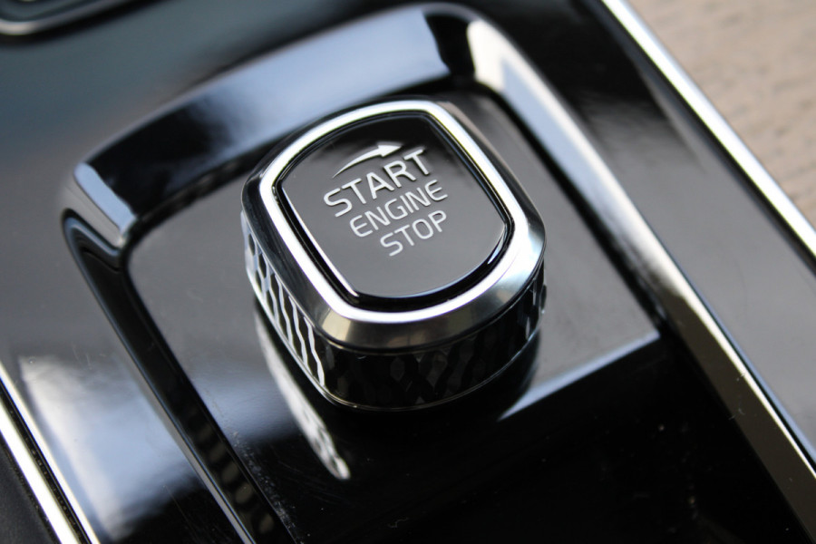 Volvo XC90 2.0 T8 Plug-in hybrid AWD Plus Bright | Luchtvering | Ventilatie | Trekhaak | 360 Camera