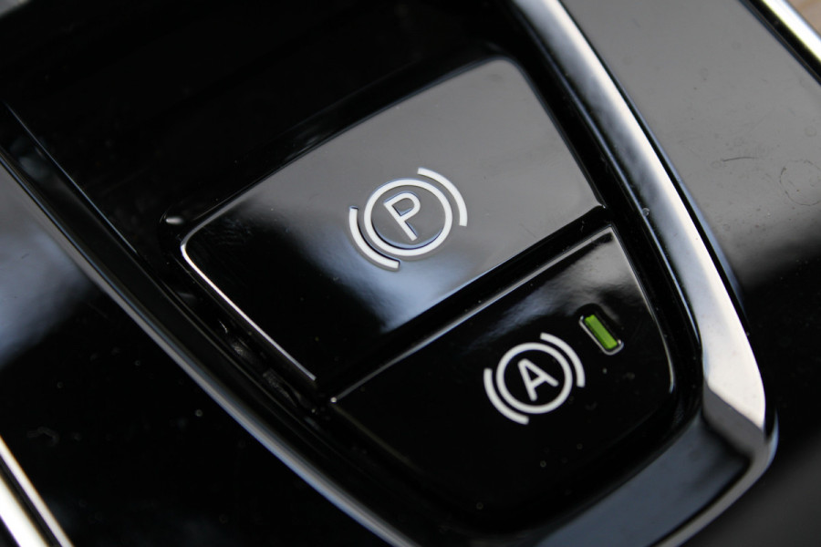 Volvo XC90 2.0 T8 Plug-in hybrid AWD Plus Bright | Luchtvering | Ventilatie | Trekhaak | 360 Camera
