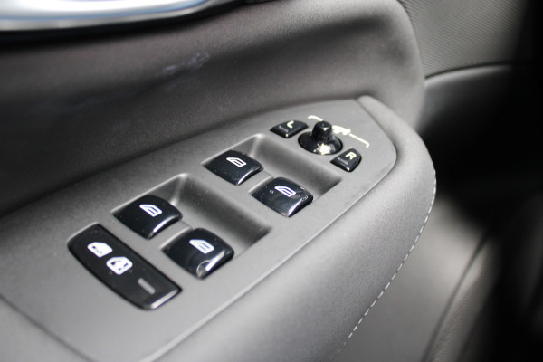Volvo XC90 2.0 T8 Plug-in hybrid AWD Plus Bright | Luchtvering | Ventilatie | Trekhaak | 360 Camera