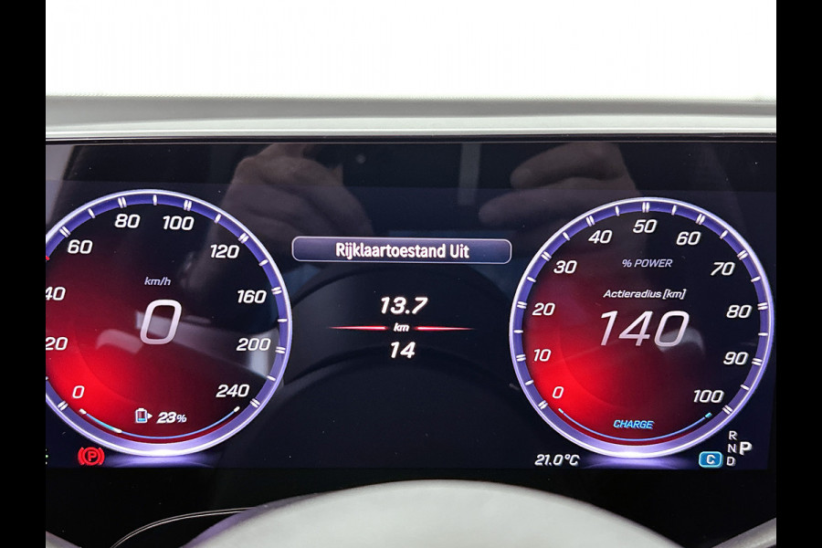 Mercedes-Benz Glb 250+ Business Solution AMG 7p. 85.5 kWh | Premium pakket | Winterpakket | Nightpakket | Parkeerpakket | Trekhaak | GUARD 360° | Warmtewerend, donkergetint glas | Vast panoramadak | 19” vijfspaaks lichtmetalen AMG-velgen |