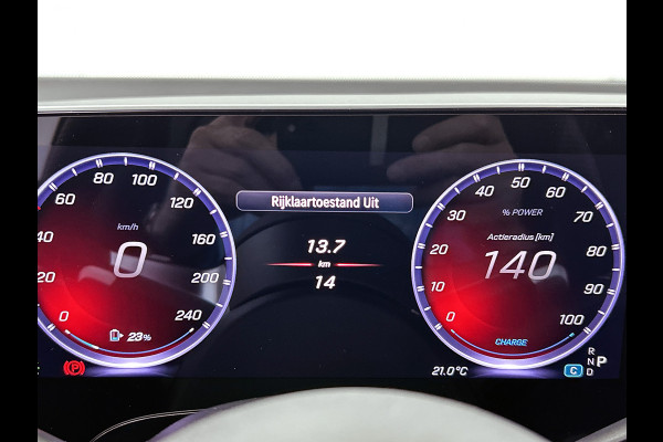 Mercedes-Benz Glb 250+ Business Solution AMG 7p. 85.5 kWh | Premium pakket | Winterpakket | Nightpakket | Parkeerpakket | Trekhaak | GUARD 360° | Warmtewerend, donkergetint glas | Vast panoramadak | 19” vijfspaaks lichtmetalen AMG-velgen |